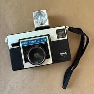 Vintage Kodak Instamatic X-15 Camera with Blue Dot Magicube Flash